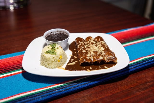 Enchiladas De Mole