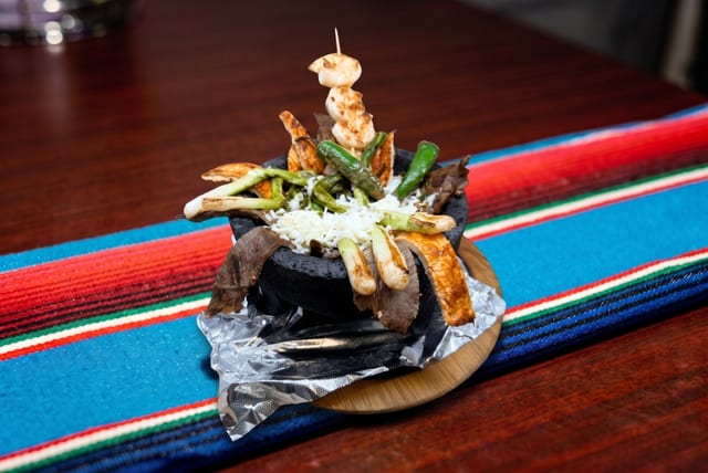Paisa Molcajete